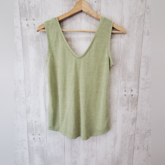 💚5/$25 Les Petites Bombes France Soft Green Sleeveless Knit Top Size XS - Picture 2 of 7